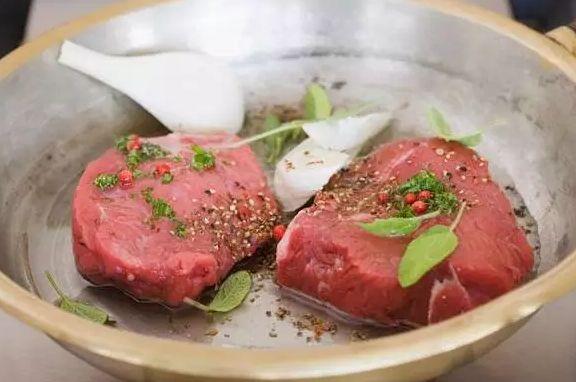 腌肉怎么吃腌肉的两个吃法，腌肉怎么吃腌肉的两个吃法视频（吃腌肉美味还下饭）