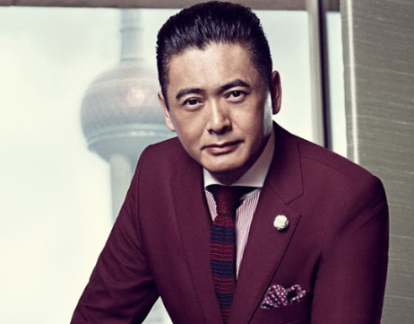 周润发捐款56亿元真实原因（周润发人设疑崩塌，娱记曝没听过他裸捐56亿？）
