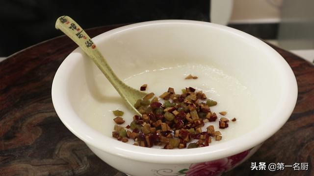 怎样蒸美味的山药肉丸子，山药肉圆子怎么做 丸子（山药又出新吃法）