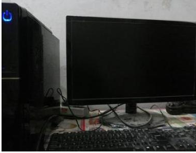 电脑显示器不显示，台式电脑显示器不亮主机正常（电脑开机屏幕不亮）