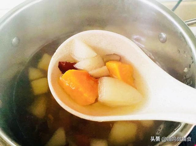 百合红枣汤的功效，红枣莲子百合汤的功效（分享一道冬季补水小甜汤）