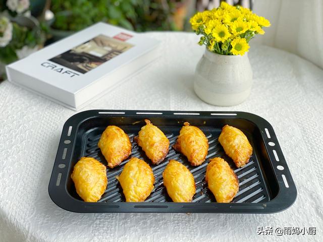 蛋挞菠萝酥制作方法，蛋挞皮菠萝包的做法（香酥掉渣的菠萝酥）