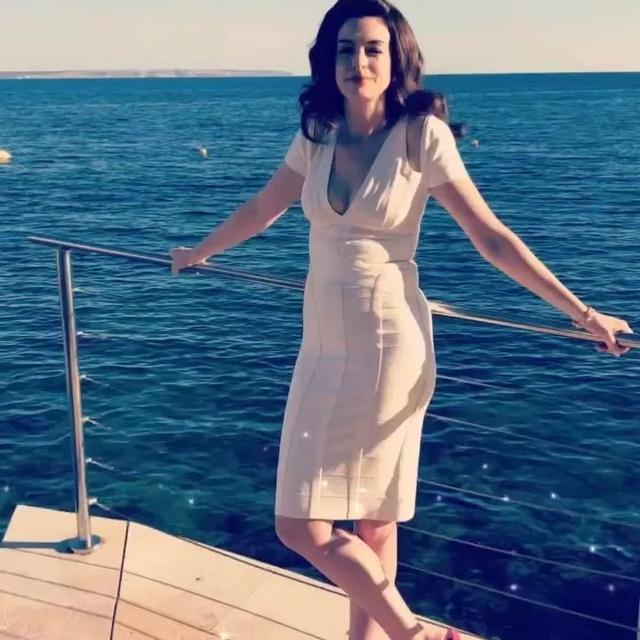 胸大背宽显瘦，胸大腰粗上身丰满