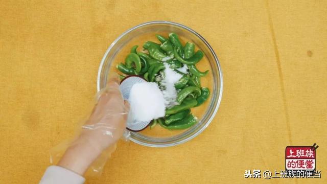 辣椒好吃下饭的做法，辣椒这样做比肉还香