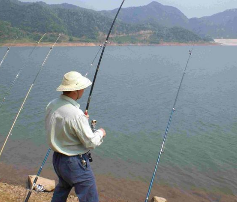 海竿绕线轮组装步骤图解，新手也能轻松掌握钓鱼装备安装技巧