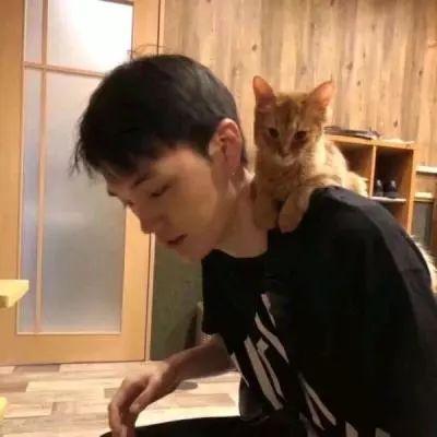 男头。忘掉种过的花，微信头像，男头。忘掉种过的花，重新开始。（“其实我不太懂喜欢）