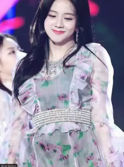 女团成员开场介绍，宝藏女团的魅力尽头在哪里