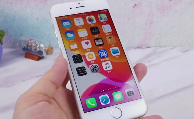 手机总是自动关机，手机时不时自动关机怎么办（苹果无端自动关机不要着急维修）