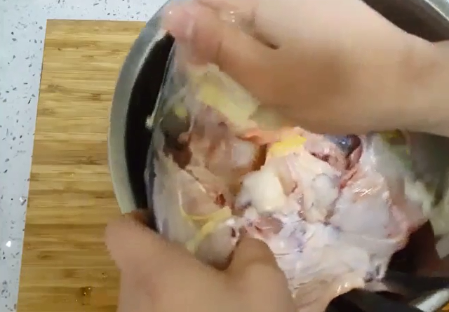 剁椒鱼头的做法最正宗的做法，剁椒鱼头最正宗的做法（这才是正宗剁椒鱼头的做法）