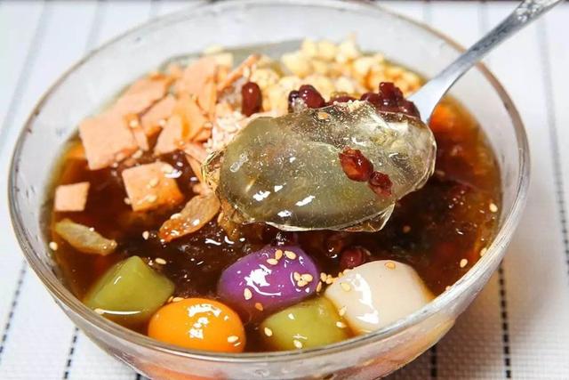 柳江古镇的特色，柳江古镇的特色美食（一个集美貌与美食于一身的古镇）