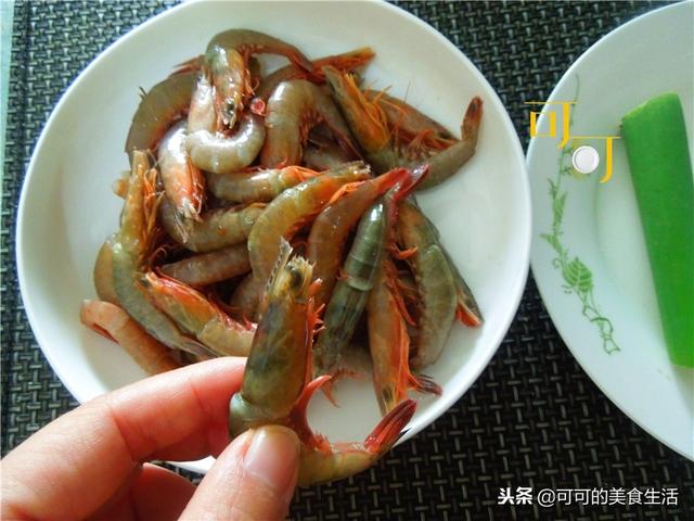 姜葱炒虾仁的做法，姜葱炒虾仁的做法视频（冬天最爱的大虾做法）