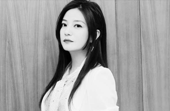 黄晓明喜欢赵薇，中餐厅黄晓明赵薇重聚（昨晚却删除赵薇所有内容）