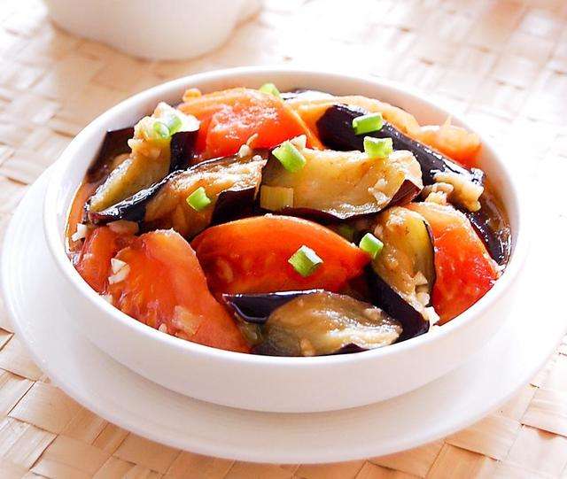 圖片[1]-【西紅柿蘑菇炒茄子】做法步驟圖  非常香推-起舞食譜網