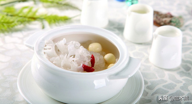 雪蛤和燕窝哪个好，雪蛤和燕窝哪个滋补效果好（它的营养价值比燕窝还高）