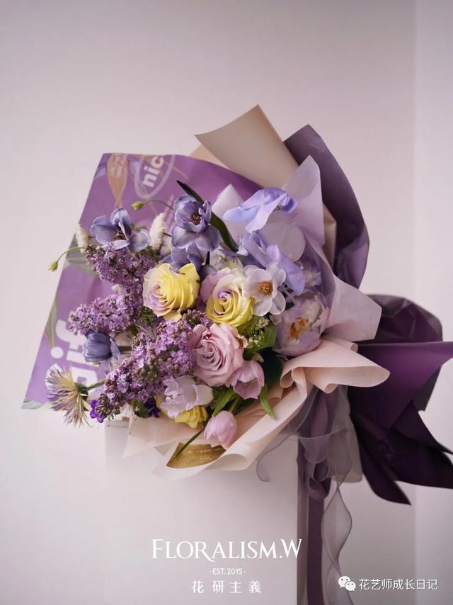 厄瓜多尔玫瑰是染色吗，厄瓜多尔玫瑰是染色吗为什么