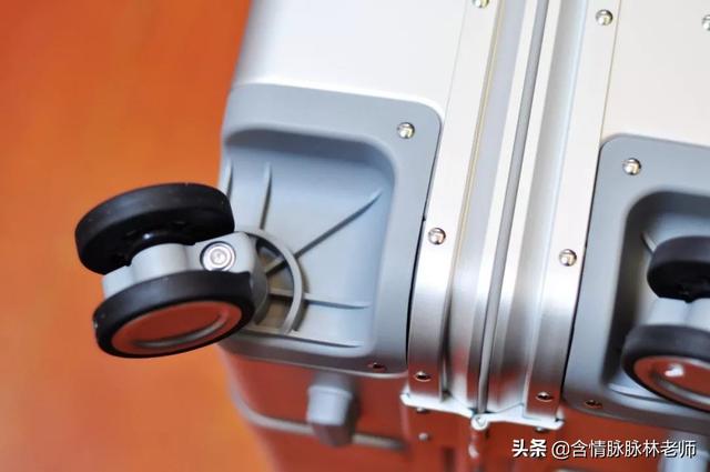 行李箱20寸有多大，行李箱26寸有多大（我们过国货90分金属登机箱使用心得。）