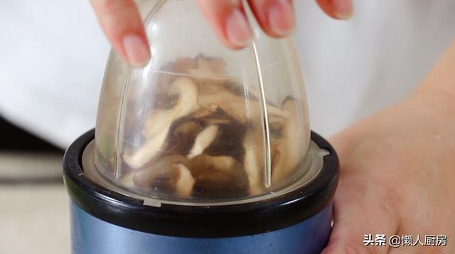 炒冬菇怎么做，冬菇怎么做好吃（炒菜再也不加味精了）