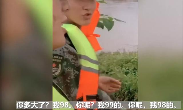 致敬抗疫英雄短句，致敬抗疫英雄短句子（致敬所有中国军人）