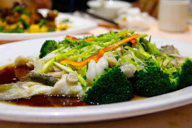 小白i吃鱼   动漫男头，微信头像，小白i吃鱼   动漫男头（每一口都是小时候的回忆）