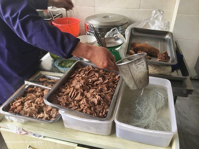 牛肉面的热量，一碗牛肉面的热量（这里有一碗值得回味的牛肉面）