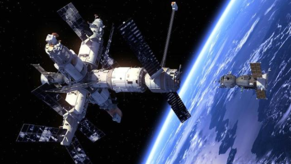 空间站是怎么固定在天上的（国际空间站为什么不建在月球上）