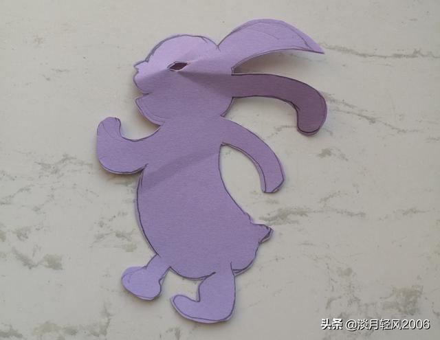 如何用一张纸折兔子，一张纸折小兔子怎么折（带孩子用一张纸剪两个小兔子）