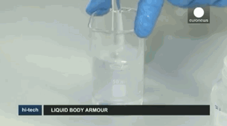 液体防弹衣用什么做的，防弹衣用什么材料制成（热水袋里装点非牛顿流体）