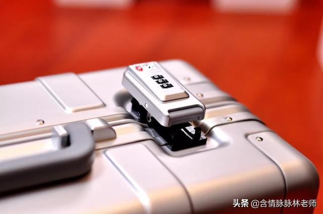 行李箱20寸有多大，行李箱26寸有多大（我们过国货90分金属登机箱使用心得。）