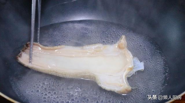 象拔蚌是什么，象拔蚌是什么梗?真正的象拔蚌好吃吗（配上春天的韭菜和豆芽）