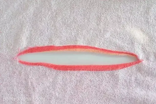 毛巾帽子折叠方法，毛巾折浴帽的简单叠法（教你巧变改造实用的连帽浴袍）