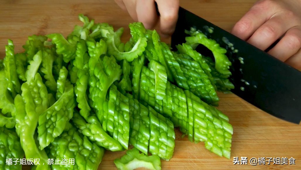 图片[4]-【凉拌苦瓜】做法步骤图 5分钟上桌 美味降火-起舞食谱网