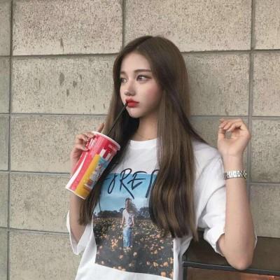 女人又拽又霸气的句子，女人又拽又霸气的句子语录（高冷霸气的女生超拽短句）