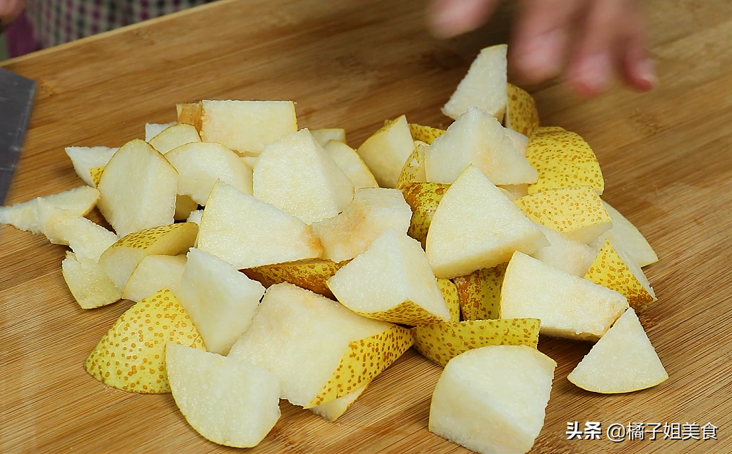 图片[4]-【陈皮莲子雪梨汤】做法步骤图 止咳化痰效果佳 孩子爱喝-起舞食谱网