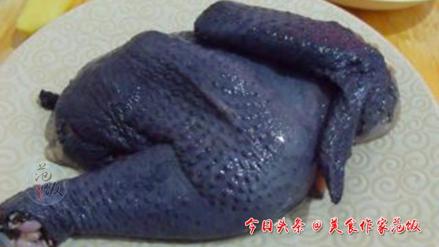 怎样炖乌鸡汤好喝又营养，怎么炖鸡汤好喝又营养（补血益气乌鸡汤、汤白味鲜又好喝、做法简单有窍门、快回家试试吧）