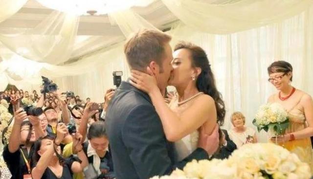 吴奇隆的老婆是谁，吴奇隆老婆最新近照（马雅舒：26岁嫁给吴奇隆）