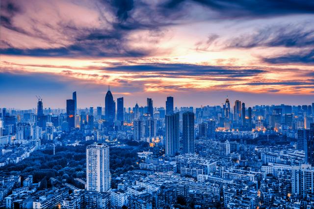 中国三大火炉是哪三个城市，中国的三大火炉是指哪三个城市（国内夏天最热的3个城市）