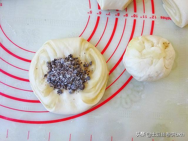 烤油馍的做法 用平底锅做油馍的简单方法，烤油馍的做法（平底锅半小时就搞定）