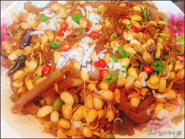 猪皮的做法 黄豆芽炒猪皮的做法，猪皮的做法（富含胶原蛋白、维生素C）