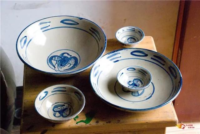 用纸怎样包花，用纸包花怎么包（云南省首届“非遗购物节”在楚雄开启）