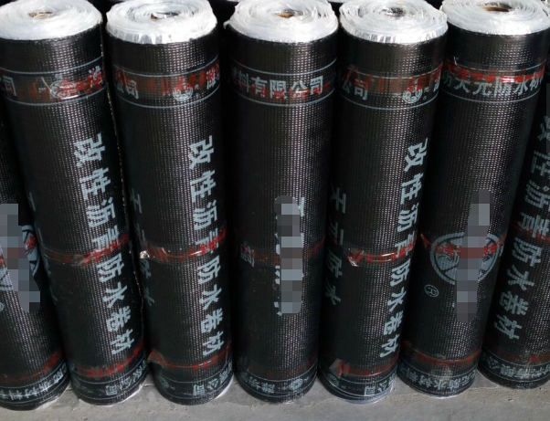 楼顶漏水用什么补漏最好，房顶漏水最好补漏方法（记住这5种材料的不同）