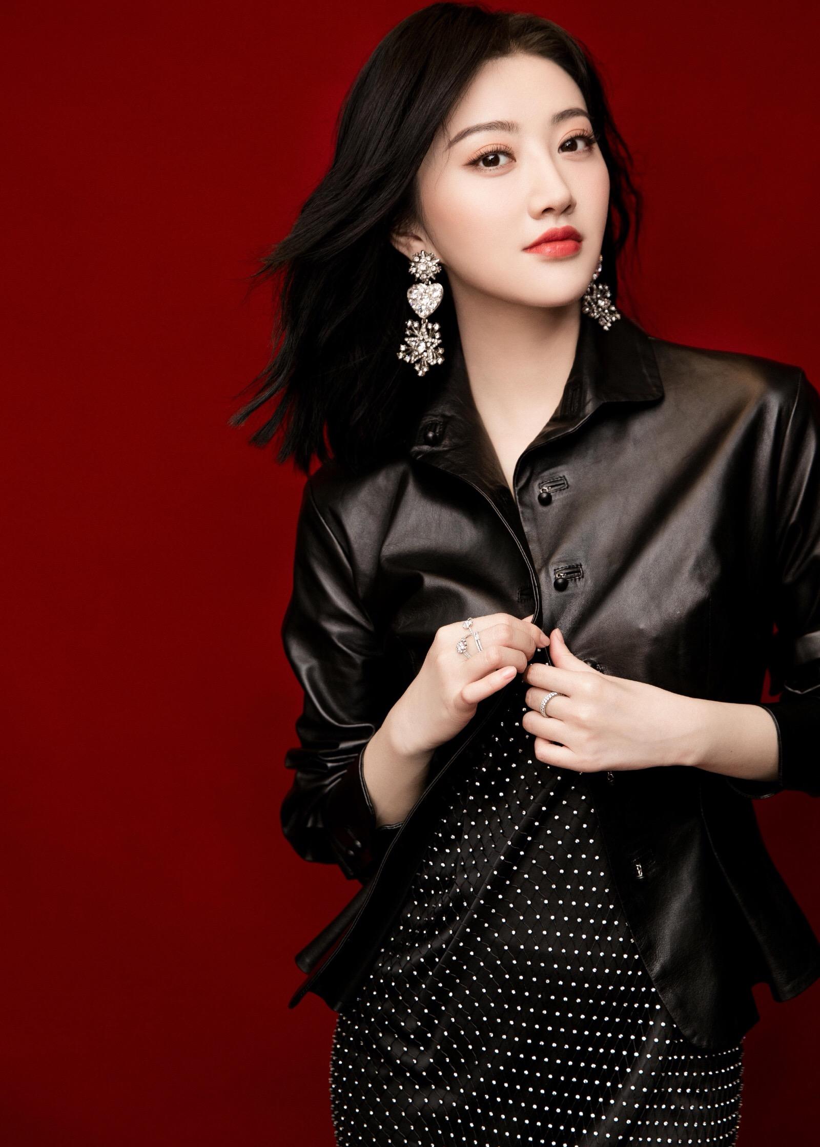 景甜后面大佬到底是谁?景甜背后的金主之谜 - 龙腾网