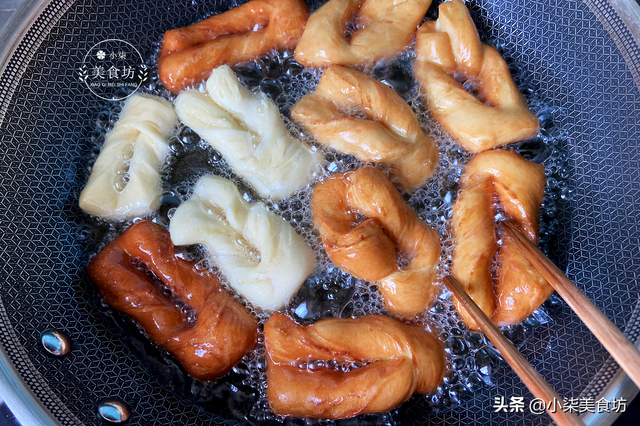 蒙古果子的做法，蒙古果子做法和配方（2碗面粉打3个鸡蛋）