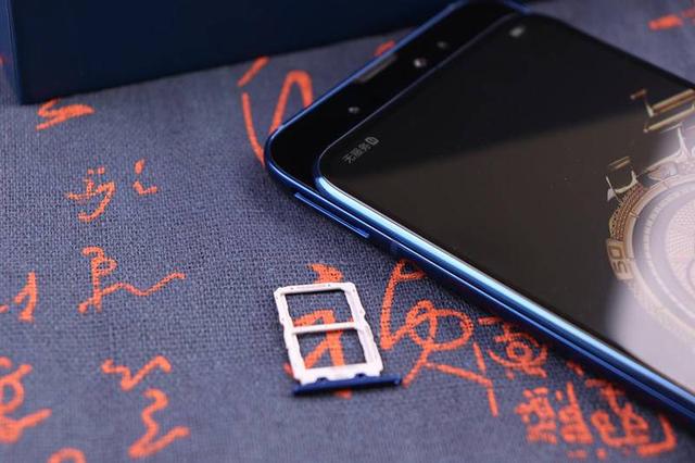 荣耀magic2，荣耀magic2优点和缺点（体验未来，顶级旗舰手机）