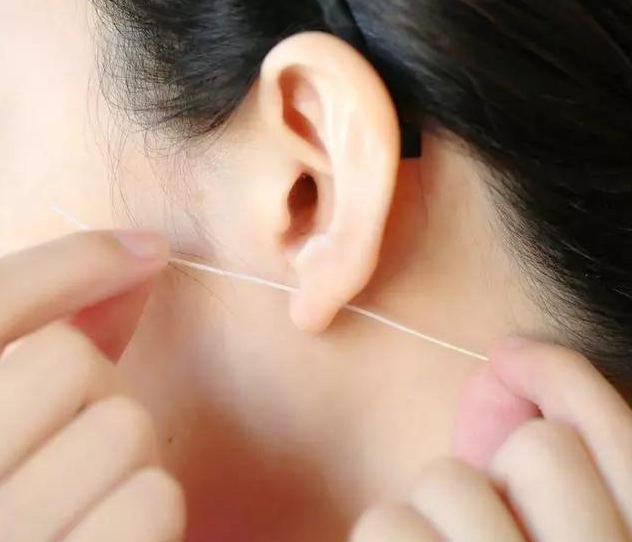 耳洞臭臭的怎么清洁，耳洞没发炎但是臭臭的（你清理过自己的耳洞吗）