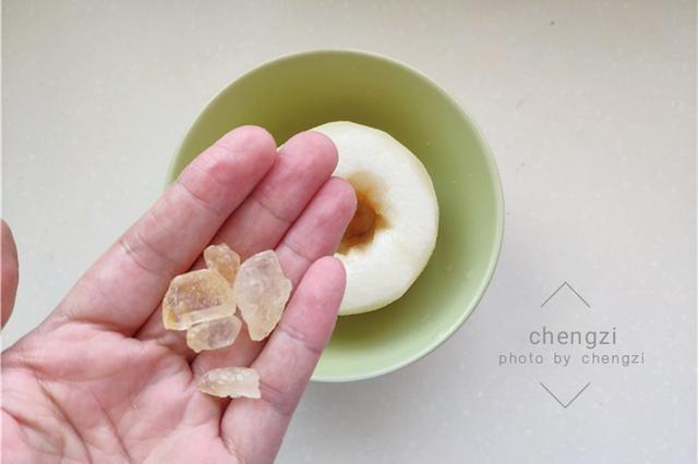 蒸梨的功效与作用，蒸苹果的功效与作用（把这两样和梨一起蒸）