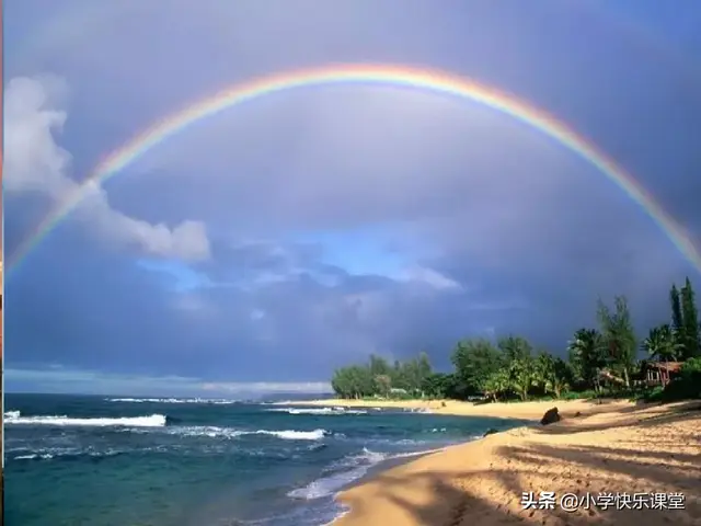 什么的云朵两字词语，形容云朵的两个字词语美丽的词语（小学部编版一年级下册语文课文11《彩虹》图文解读+知识点）