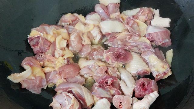 怎么做鸡块，怎样炖鸡块好吃又简单（简单做法2分钟学会）