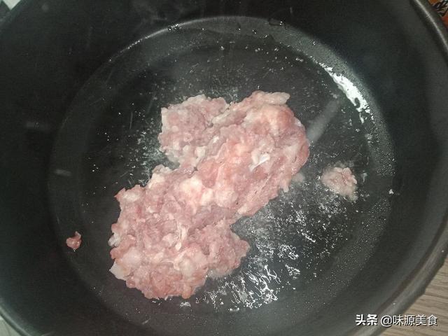 肉丁炒玉米粒的家常做法，家常肉沫炒玉米粒清豆