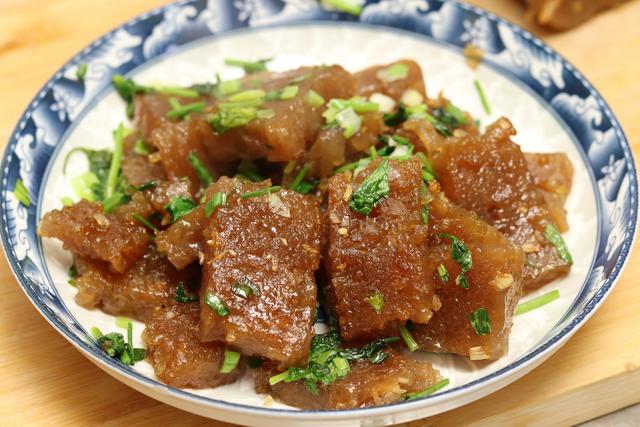 炒皮渣的家常做法，却比大鱼大肉受欢迎
