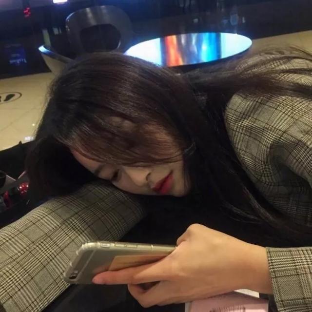 失恋女头，微信头像，失恋女头（失恋的人最怕失眠）